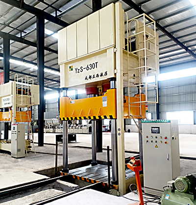 四川達(dá)州客戶定制的630噸四柱液壓機(jī)介紹技術(shù)參數(shù)電機(jī)和價(jià)格，由成都正西液壓機(jī)供應(yīng)，希望對(duì)選購(gòu)中有所幫助